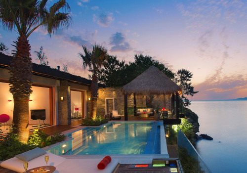 What is luxury travel experience?